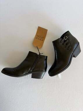 Frye and Co. Boden Black Ankle Booties Women's Size 9.5 M Buckle Block Heel Boot